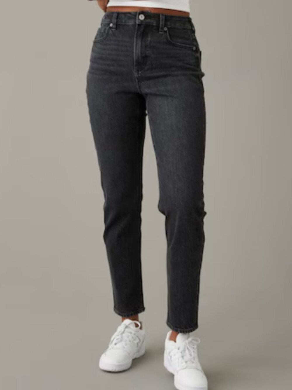 NEW With Tags American Eagle Black Strigid Mom Jeans Size 0/25 Short